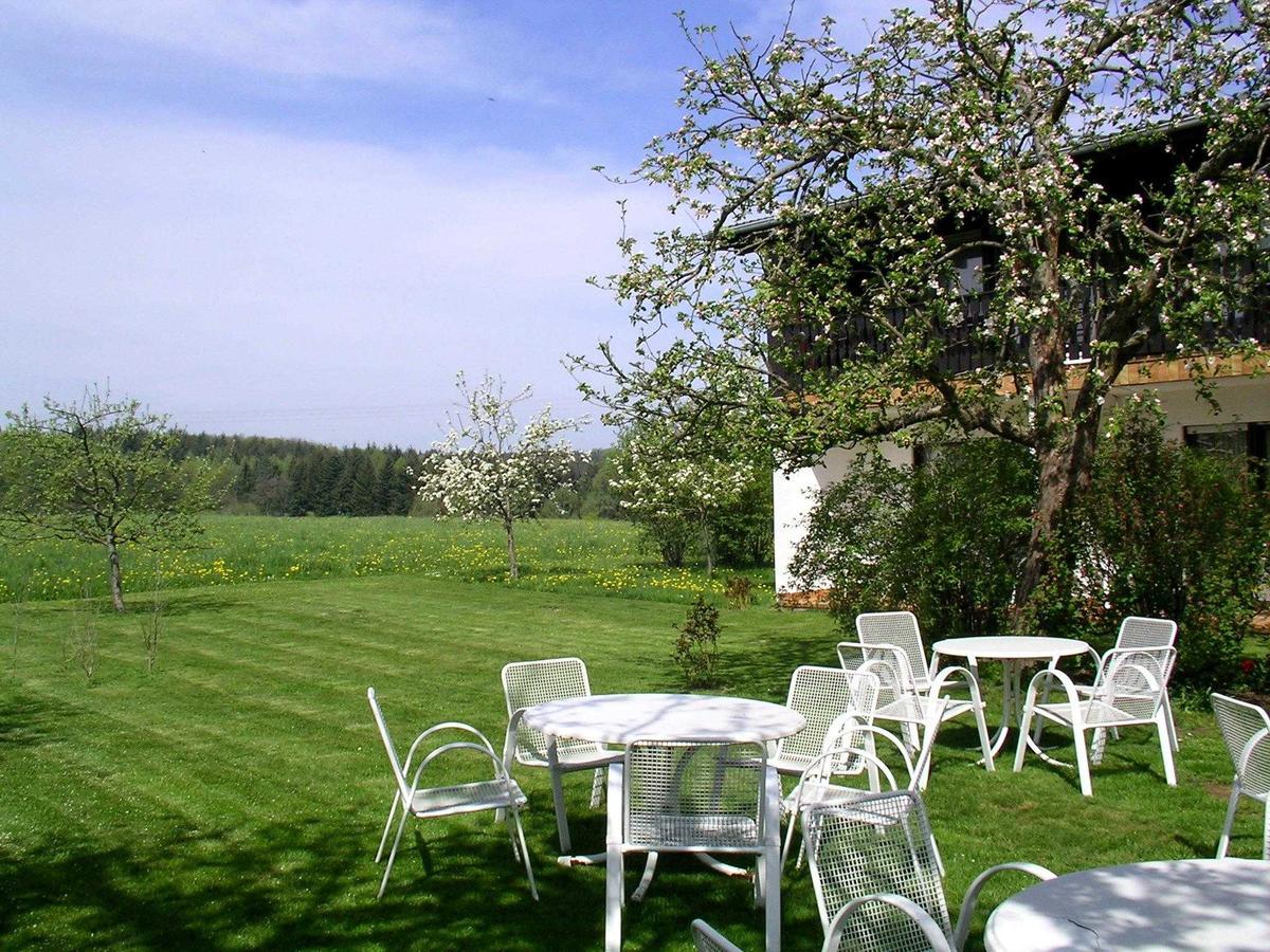 Cafe Best Gaestezimmer Bullau Extérieur photo